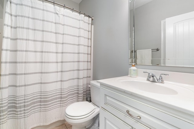 500 Mark Green Ct, Spring Hill, TN 37174 - bathroom featuring toilet, vanity, and a shower with shower curtain