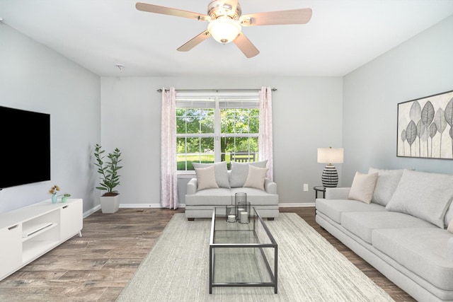 500 Mark Green Ct, Spring Hill, TN 37174 - living room featuring wood finished floors, baseboards, and a ceiling fan