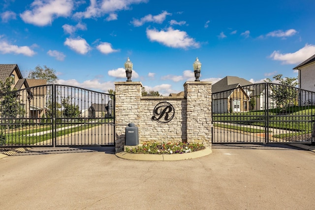 1219 Ben Forkum Dr, Lebanon, TN 37087 - gate featuring fence