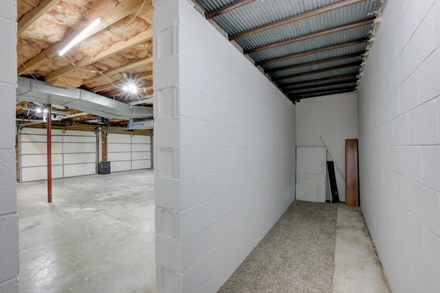 1420 E Rhett Butler Rd, Clarksville, TN 37042 - garage with concrete block wall
