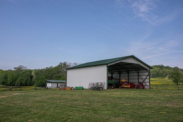 4824 Leipers Creek Rd, Williamsport, TN 38487 - view of pole building featuring a yard