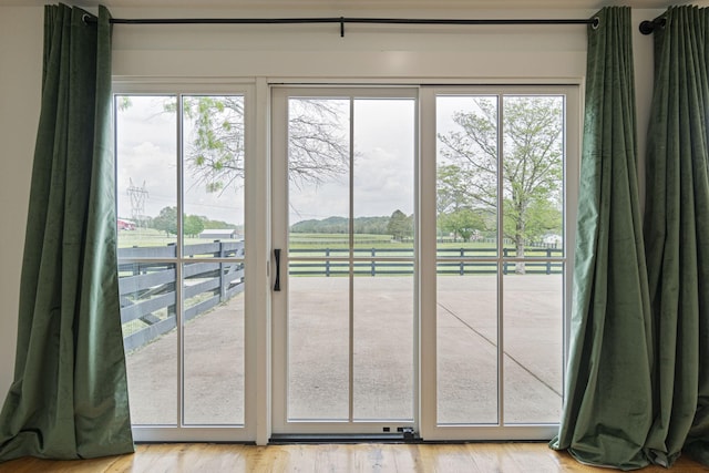 4824 Leipers Creek Rd, Williamsport, TN 38487 - view of entryway