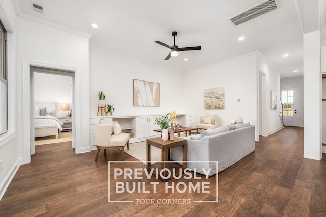5520 Sinclair St, Murfreesboro, TN 37127 - living area with crown molding, a ceiling fan, dark wood finished floors, recessed lighting, and baseboards
