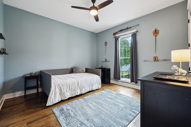 273 Halltown Rd, Cottontown, TN 37048 - bedroom featuring wood finished floors, a ceiling fan, and baseboards