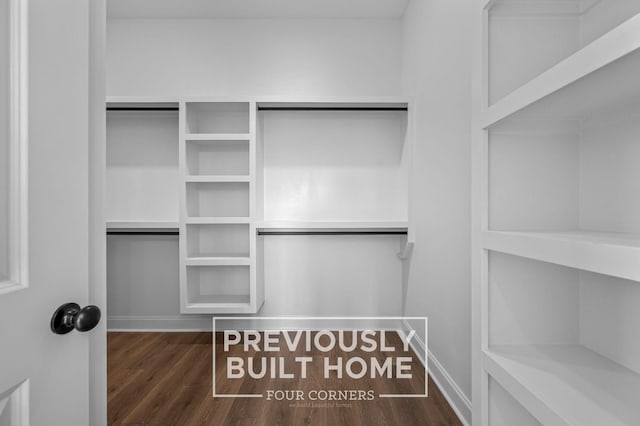 5532 Sinclair St, Murfreesboro, TN 37127 - walk in closet featuring wood finished floors