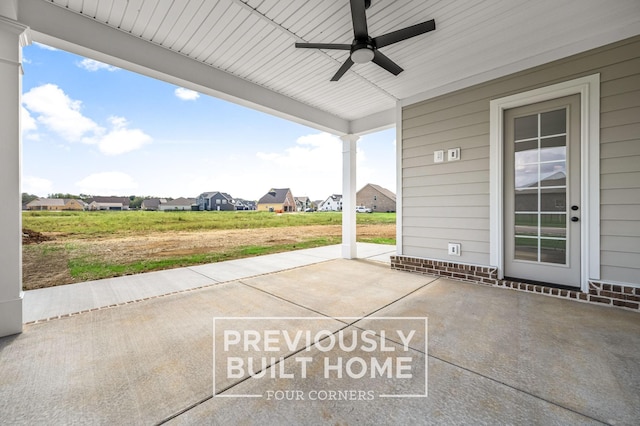 5532 Sinclair St, Murfreesboro, TN 37127 - view of patio / terrace with ceiling fan and a residential view