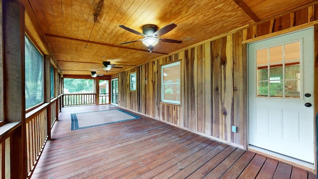 251 Old Sr 48, Centerville, TN 37033 - unfurnished sunroom with a ceiling fan