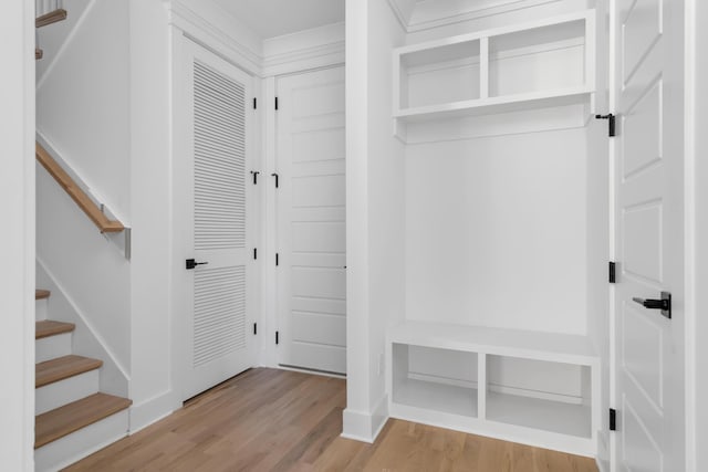 6401 Thunderbird Dr, Nashville, TN 37209 - mudroom with wood finished floors