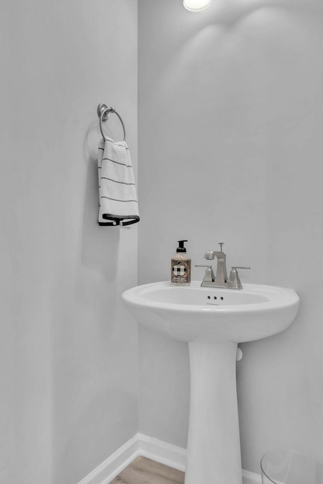 321 Carver Connection, Lebanon, TN 37087 - bathroom with baseboards, wood finished floors, and a sink