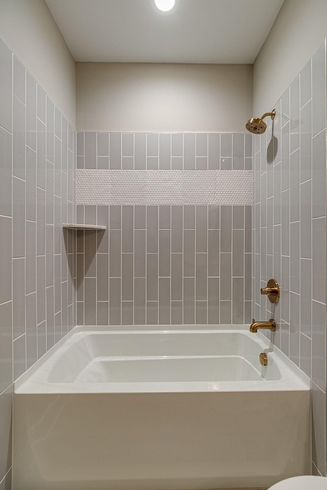 1022 Gadwall Ln, Spring Hill, TN 37174 - bathroom featuring shower / washtub combination