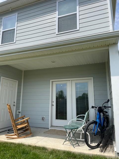 1401 Walker Way, Columbia, TN 38401 - property entrance featuring a patio area