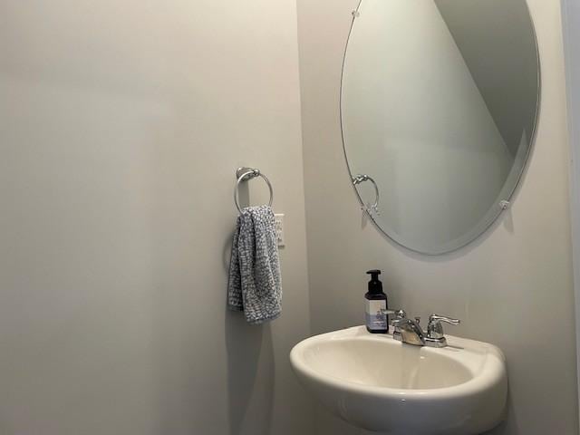 1401 Walker Way, Columbia, TN 38401 - bathroom with a sink