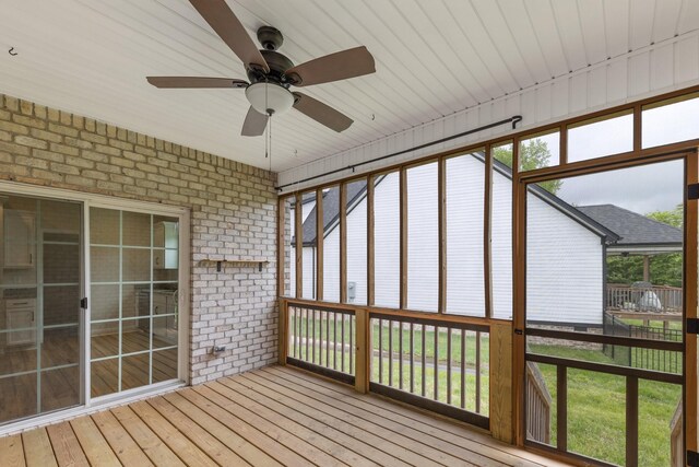 258 Jesse Dr, Pleasant View, TN 37146 - unfurnished sunroom with a ceiling fan