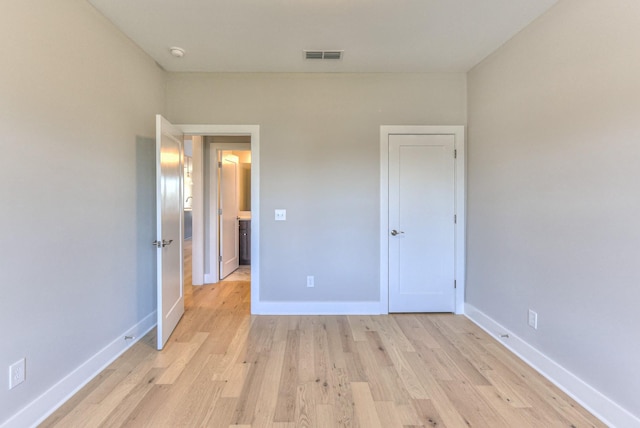 4109 Fargo Ct, Murfreesboro, TN 37127 - unfurnished bedroom with light wood-style floors and baseboards