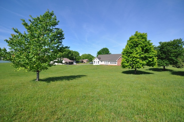 5620 Sango Rd, Clarksville, TN 37043 - view of grassy yard