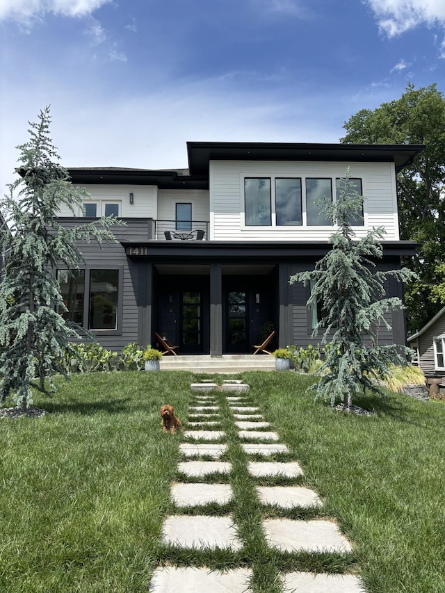 1411B Boscobel St, Nashville, TN 37206 - rear view of house featuring a balcony and a yard
