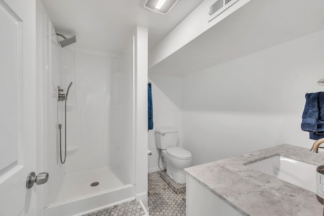 1033 Percy Warner Blvd, Nashville, TN 37205 - full bath featuring toilet, tile patterned flooring, a walk in shower, and vanity