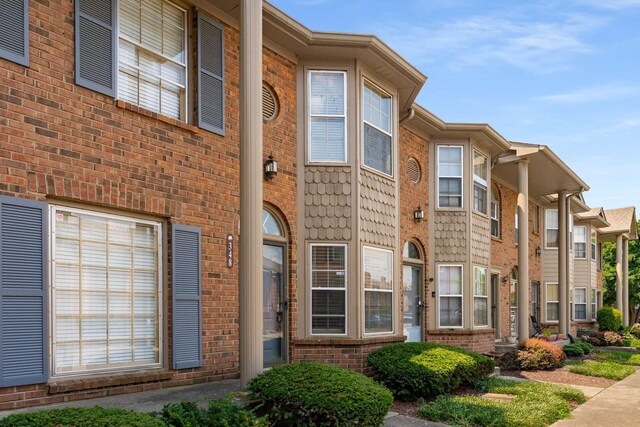 348 Hickory Pl, Nashville, TN 37214 - photo 3
