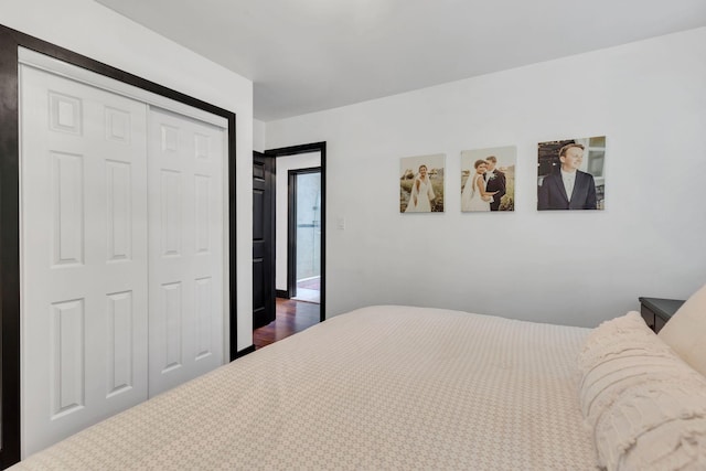 bedroom with a closet