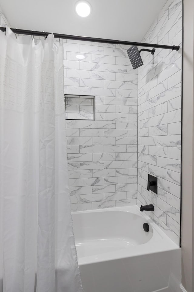 400 Log Wall Rd, Dickson, TN 37055 - bathroom featuring shower / tub combo