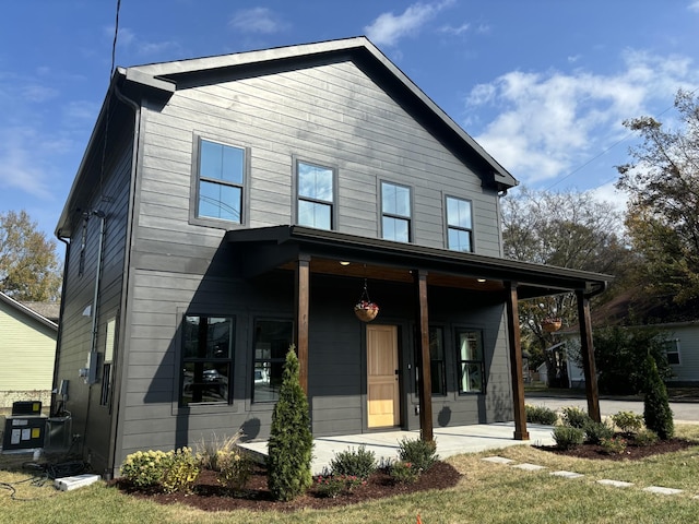 view of front of property featuring a porch
