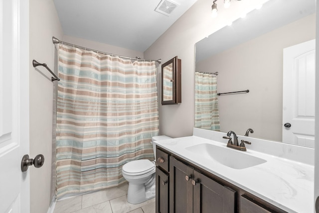 805 Waldon Ct, Clarksville, TN 37042 - bathroom featuring toilet, vanity, and a shower with curtain