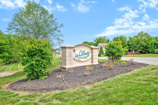 805 Waldon Ct, Clarksville, TN 37042 - community sign featuring a yard