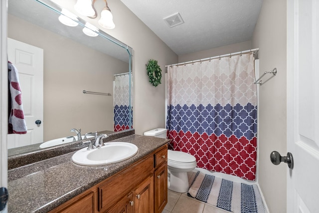 5643 Bethlehem Rd, Springfield, TN 37172 - full bath featuring tile patterned floors, vanity, toilet, curtained shower, and a textured ceiling