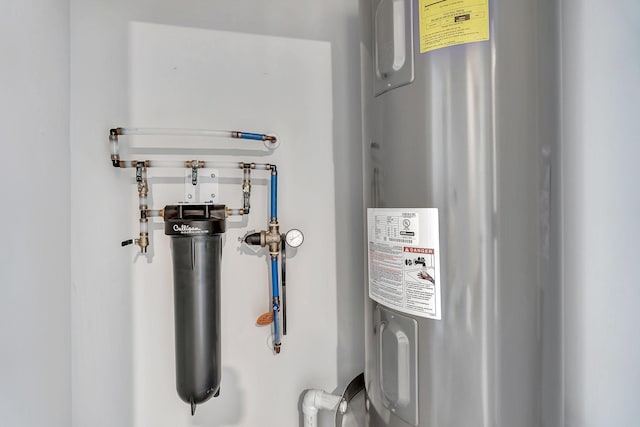 1044 Alta Vista Ln, Smyrna, TN 37167 - utility room with electric water heater