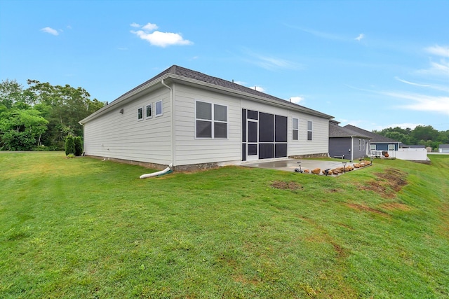 1044 Alta Vista Ln, Smyrna, TN 37167 - rear view of house featuring a patio and a lawn