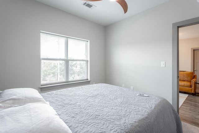 782 Riverfront Pkwy Unit 216, Chattanooga, TN 37402 - bedroom with a ceiling fan