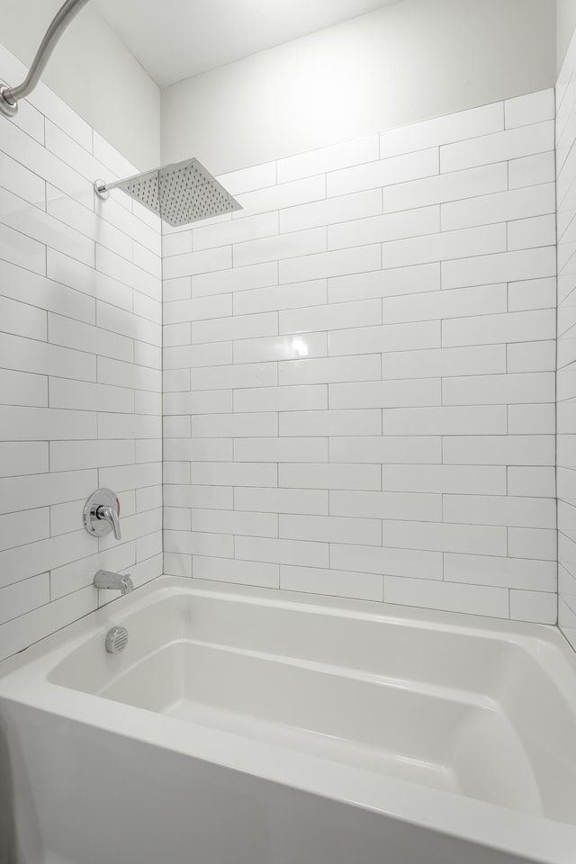 782 Riverfront Pkwy Unit 216, Chattanooga, TN 37402 - bathroom featuring shower / bath combination