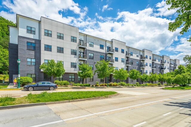 782 Riverfront Pkwy Unit 216, Chattanooga, TN 37402 - view of apartment building / complex