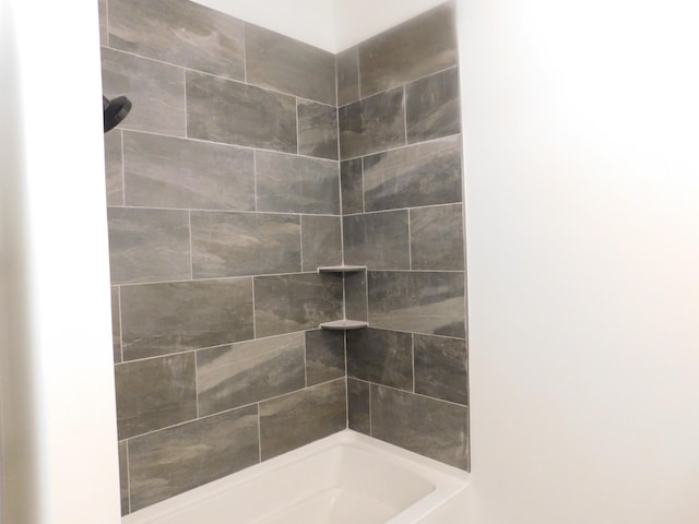 4026B Lealand Ln, Nashville, TN 37204 - full bathroom featuring shower / tub combination