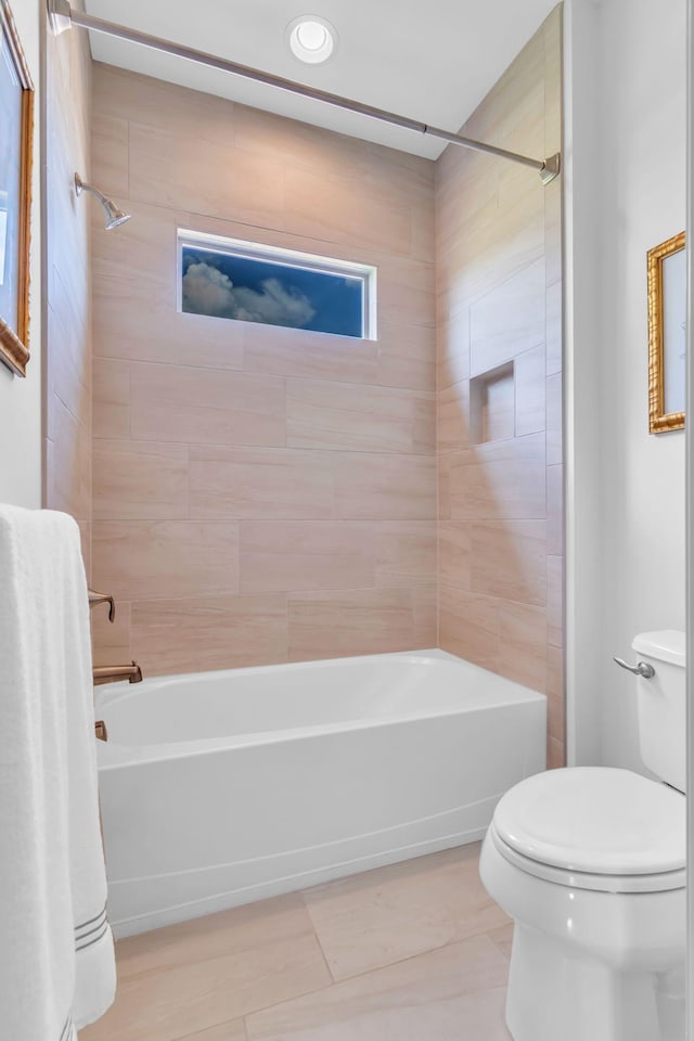 1041 Albatross Way, Gallatin, TN 37066 - bathroom featuring toilet and tub / shower combination