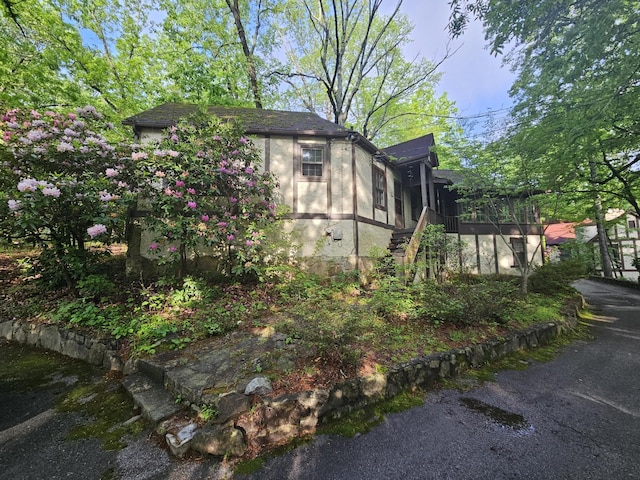 4 Mother Goose Vlg, Lookout Mountain, GA 30750 - view of home's exterior featuring stairway