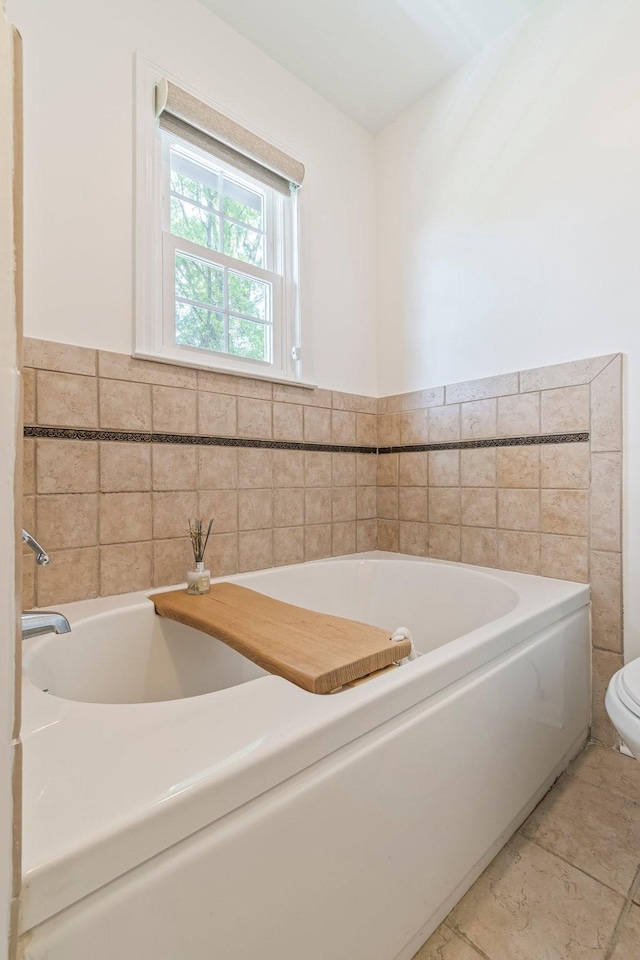3060 Liberty Hills Dr, Franklin, TN 37067 - bathroom with a bath and toilet