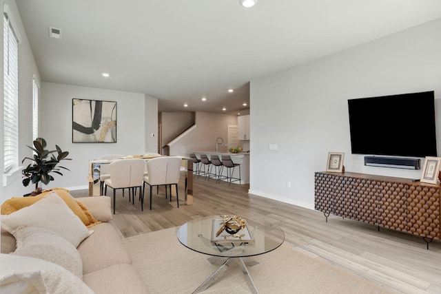 440 Golden Meadow Ln, Hendersonville, TN 37075 - living room with wood finished floors, recessed lighting, and baseboards