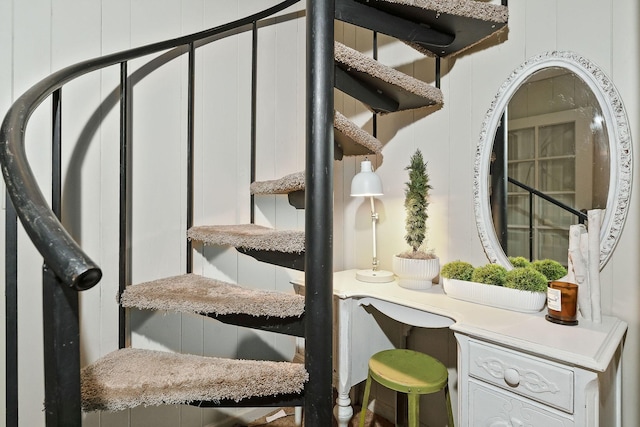 698 Crestview Dr, Sparta, TN 38583 - view of stairs