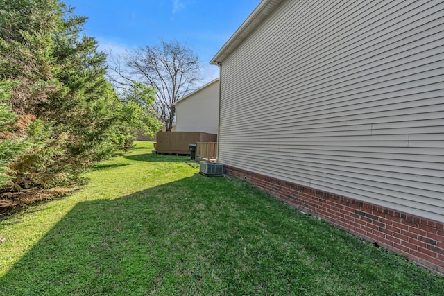 2732 Linmar Ave, Nashville, TN 37215 - view of property exterior featuring a lawn and central AC