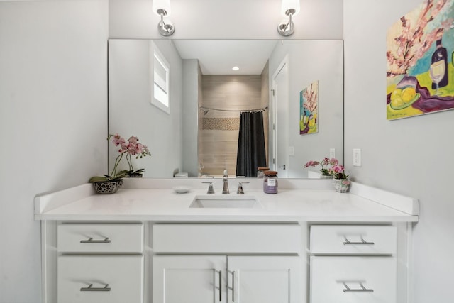 1211A Sigler St, Nashville, TN 37203 - full bath featuring curtained shower and vanity