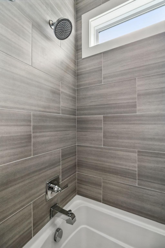 1211A Sigler St, Nashville, TN 37203 - full bath with shower / washtub combination