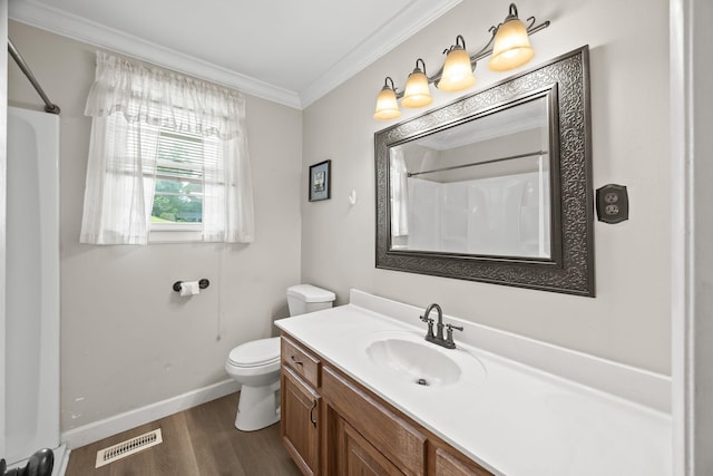 103 Walnut Dr, Carthage, TN 37030 - full bathroom featuring wood finished floors, crown molding, curtained shower, toilet, and baseboards