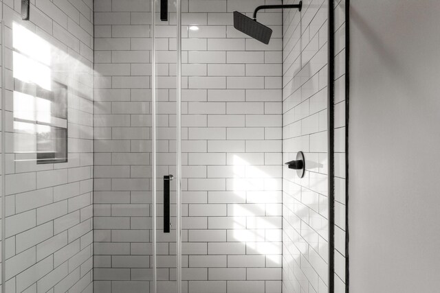 7919 Natahna Ct, Murfreesboro, TN 37127 - bathroom with a stall shower
