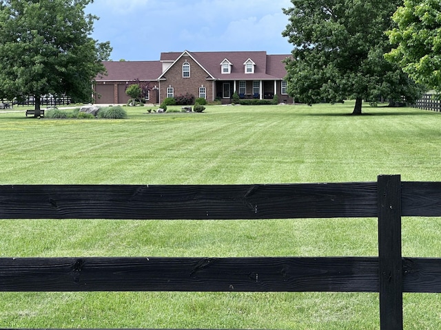 view of green lawn