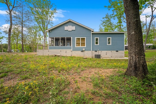 61 Sunset Ct, Tracy City, TN 37387 - back of property featuring a sunroom and crawl space