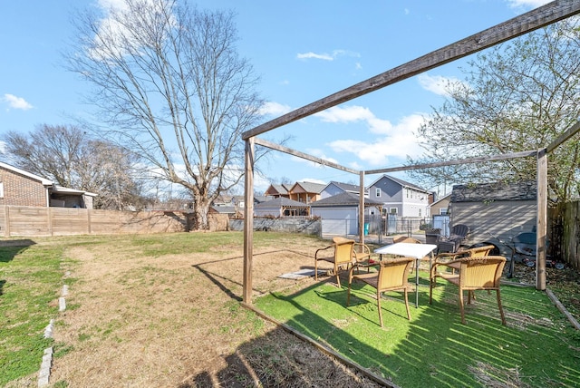 view of yard with a residential view