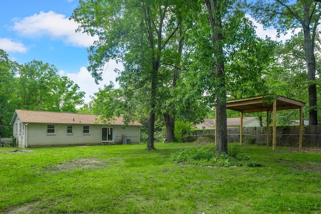 1003 Copper Still Cir, Kingston Springs, TN 37082 - view of yard with a carport