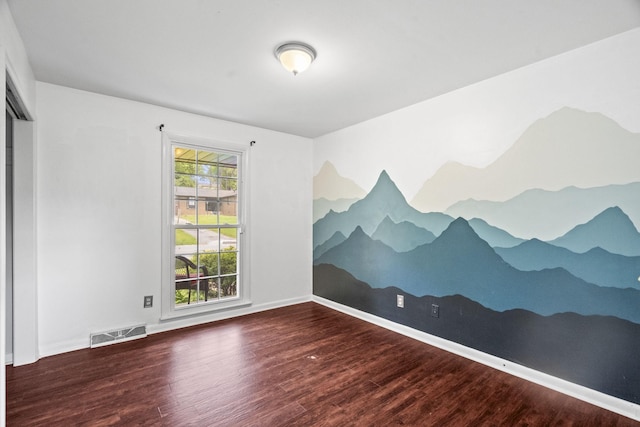 553 Huntington Pkwy, Nashville, TN 37211 - unfurnished room featuring wood finished floors and baseboards
