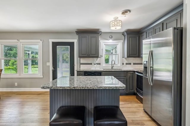 4408 Alpine Way, Murfreesboro, TN 37129 - kitchen with stainless steel fridge with ice dispenser, a sink, gray cabinetry, and dishwasher